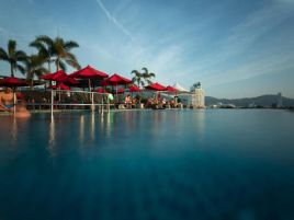 Настаняване по програмата + THE CHARM RESORT PHUKET