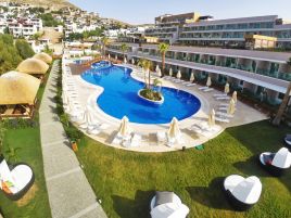 Bellazure Hotel