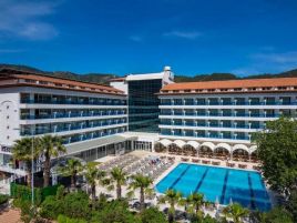 L'Etoile Beach Hotel