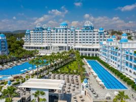 Rubi Platinum Spa Resort & Suites