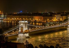 Очарованието на Будапеща, със самолет и обслужване на български език