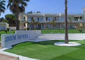 Почивка в ИТАЛИЯ - ПУЛИЯ, хотел Jonium Hotel Residence 4* - със самолет и обслужване на български език! Гарантирани места!