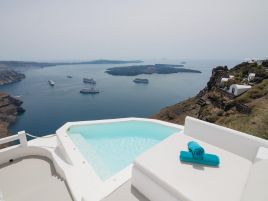 AQUA LUXURY SUITES