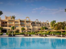 Coral Sea Water World Resort