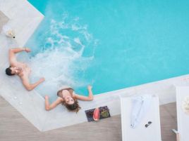 Mari Kristin Beach Hotel