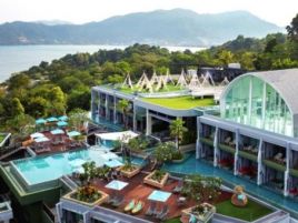 Crest Resort & Pool Villas